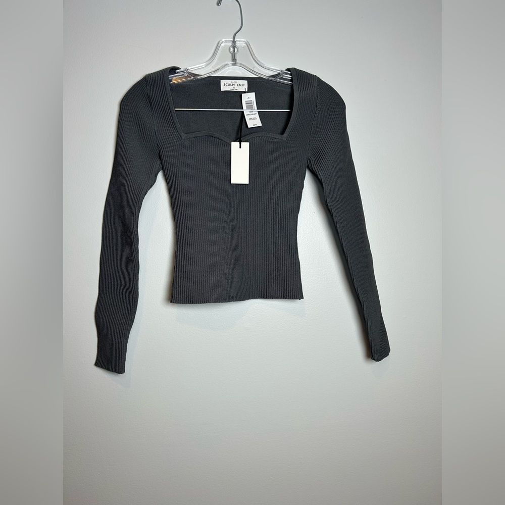 Aritzia Babaton sculpt knit sweetheart long sleeve top Ionic grey XS NWT